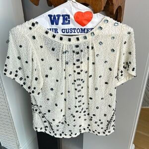 YUMI KIM Women's White Embellished Scoop Neck Short Sleeve Flowy Flyaway Top